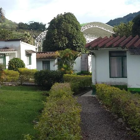 ホテル Servituristicos La Esmeralda Santa María エクステリア 写真