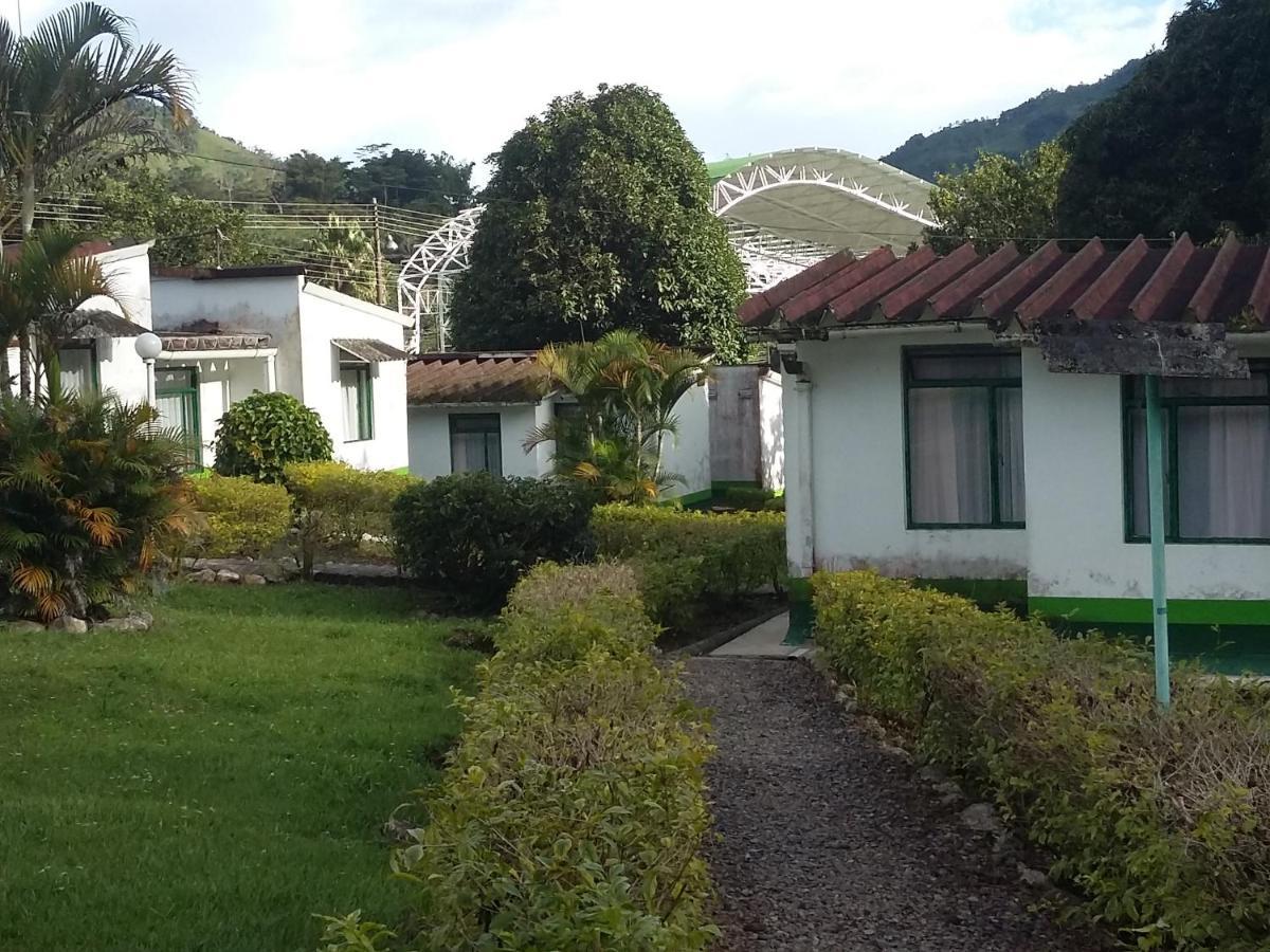 ホテル Servituristicos La Esmeralda Santa María エクステリア 写真